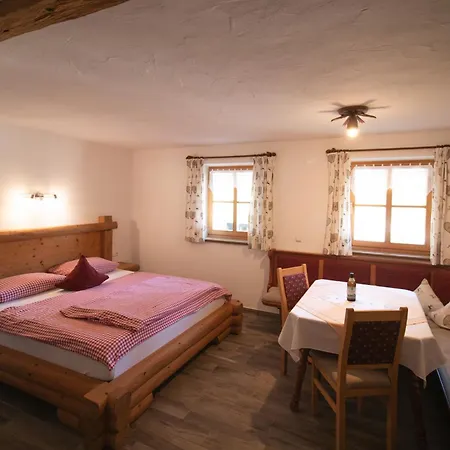 Berggasthof Pechhaeusl 호텔